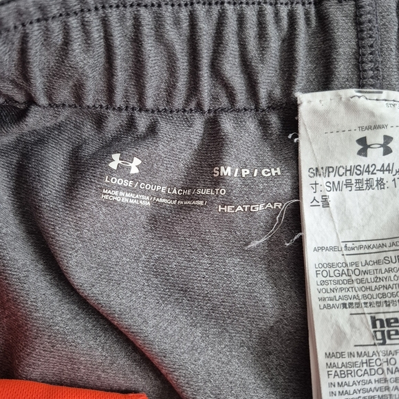 Under Armour Women's Grey HeatGear Loose Fit Athletic Running Shorts Size Small - Picture 5 of 6